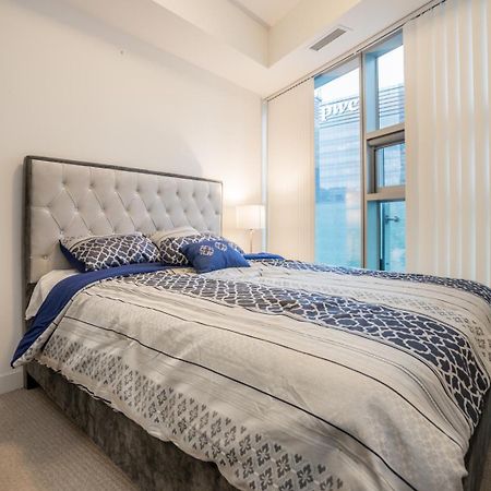 Aaira Suites Toronto Bagian luar foto