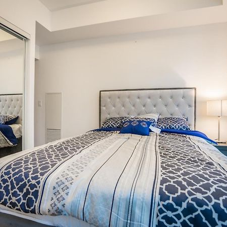 Aaira Suites Toronto Bagian luar foto