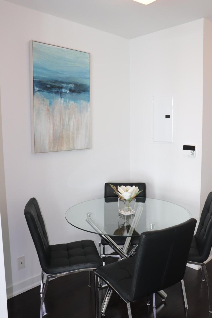 Aaira Suites Toronto Bagian luar foto