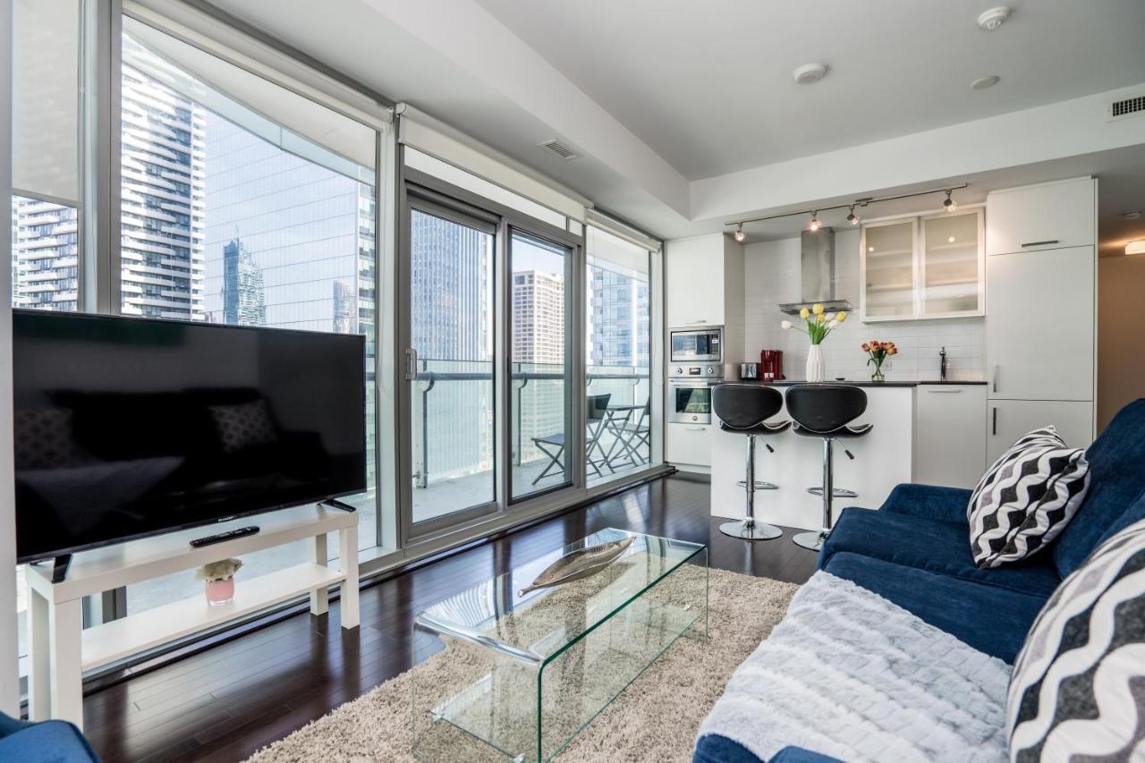 Aaira Suites Toronto Bagian luar foto