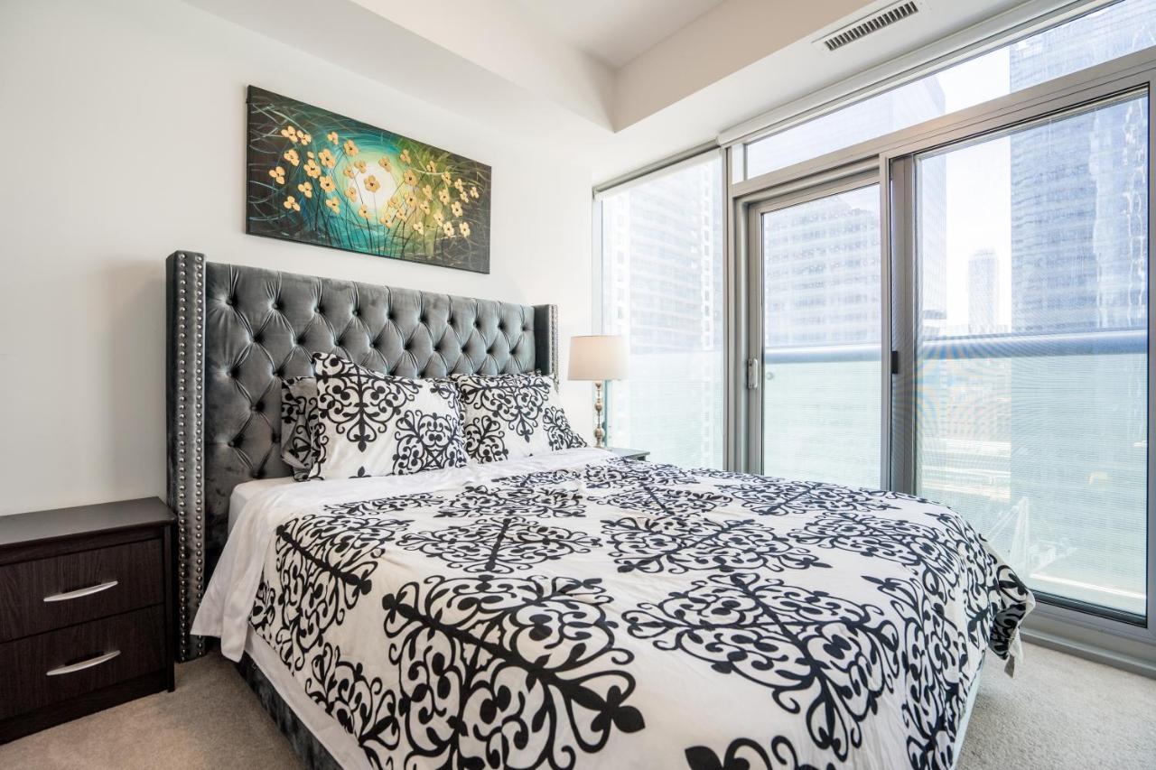 Aaira Suites Toronto Bagian luar foto