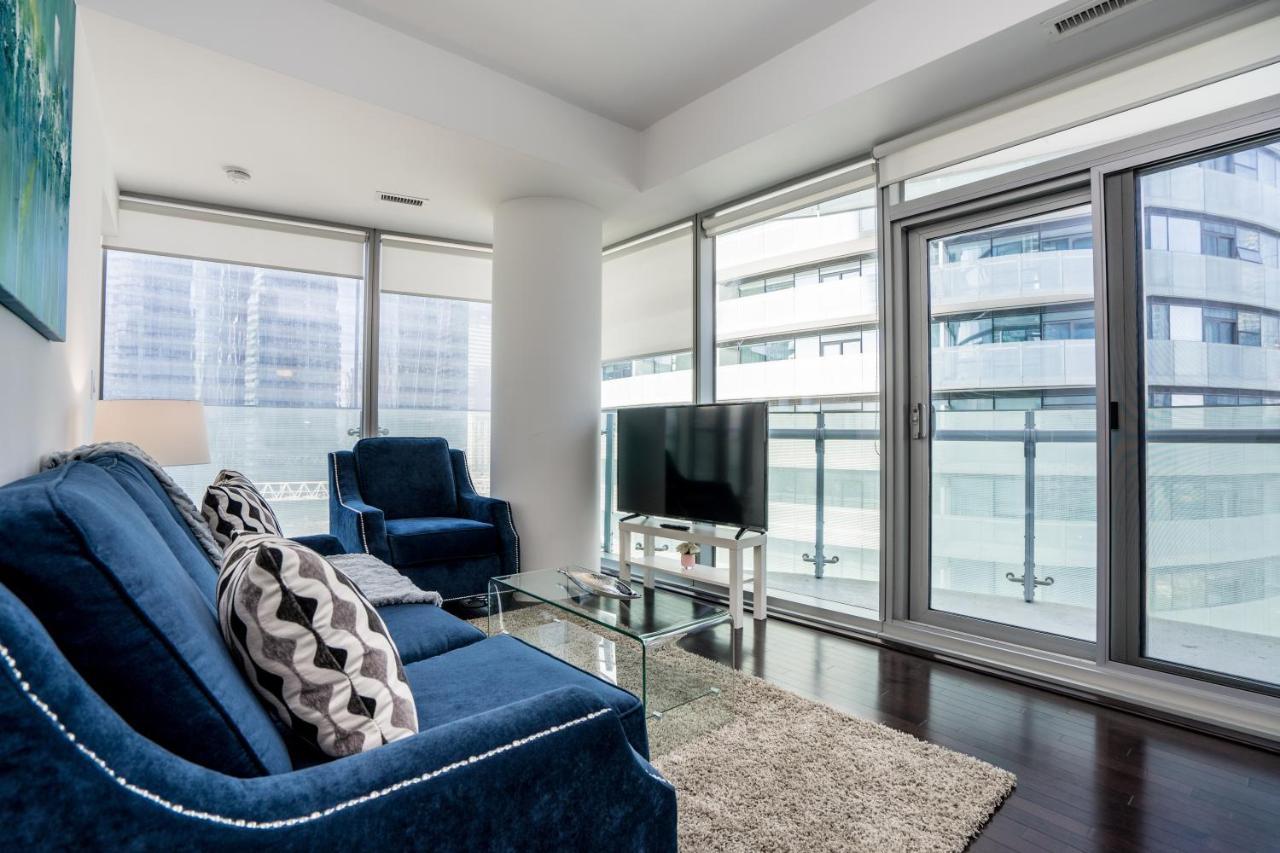 Aaira Suites Toronto Bagian luar foto