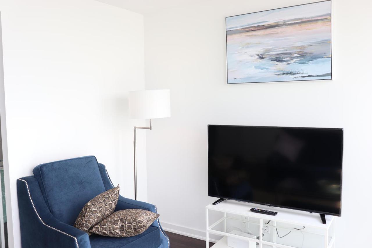 Aaira Suites Toronto Bagian luar foto