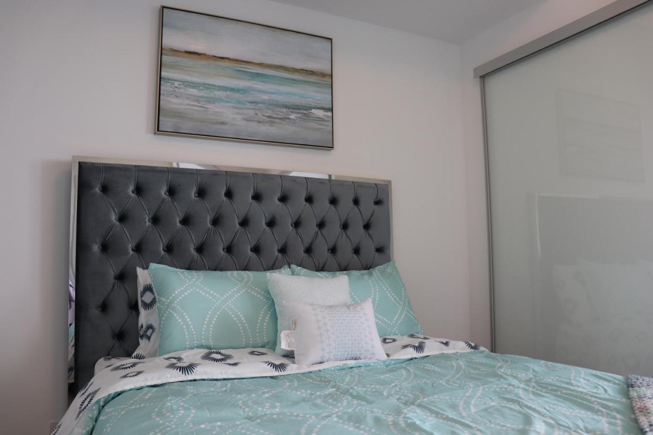 Aaira Suites Toronto Bagian luar foto