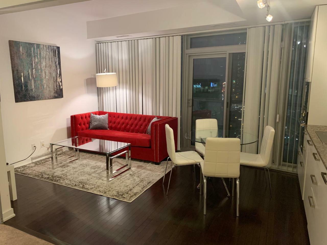 Aaira Suites Toronto Bagian luar foto