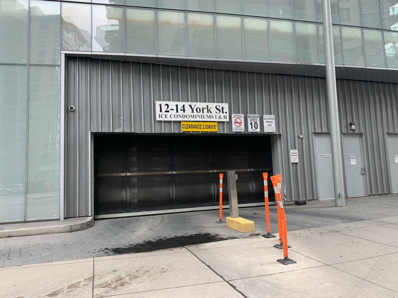 Aaira Suites Toronto Bagian luar foto