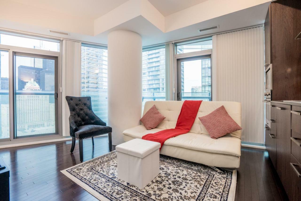 Aaira Suites Toronto Bagian luar foto