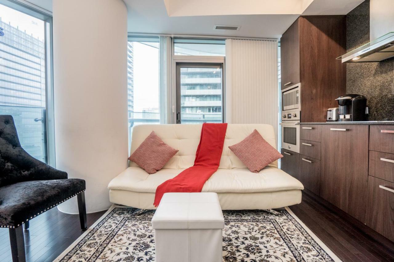 Aaira Suites Toronto Bagian luar foto