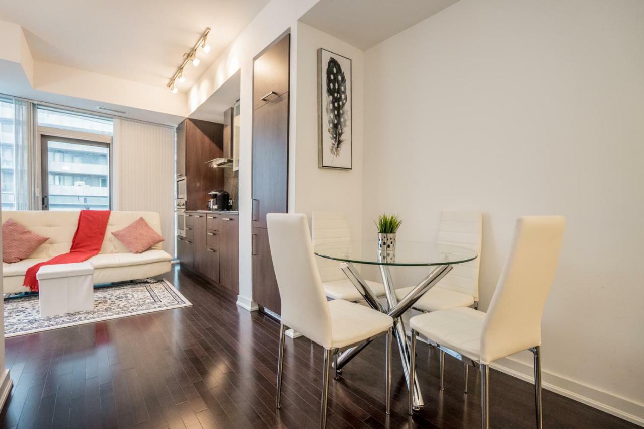 Aaira Suites Toronto Bagian luar foto
