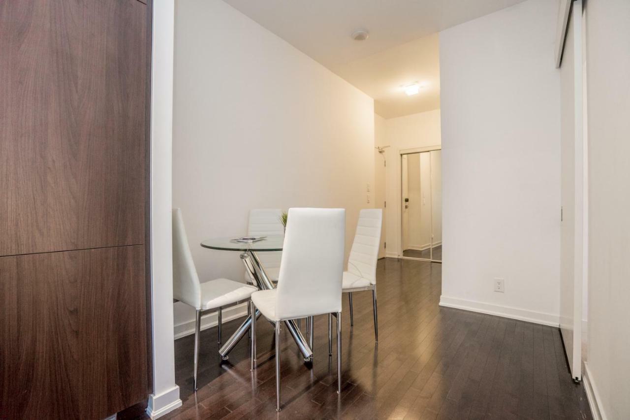 Aaira Suites Toronto Bagian luar foto
