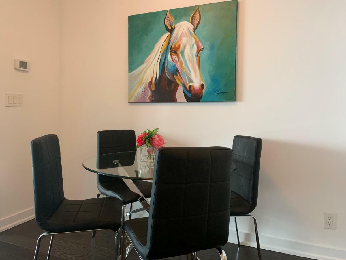 Aaira Suites Toronto Bagian luar foto
