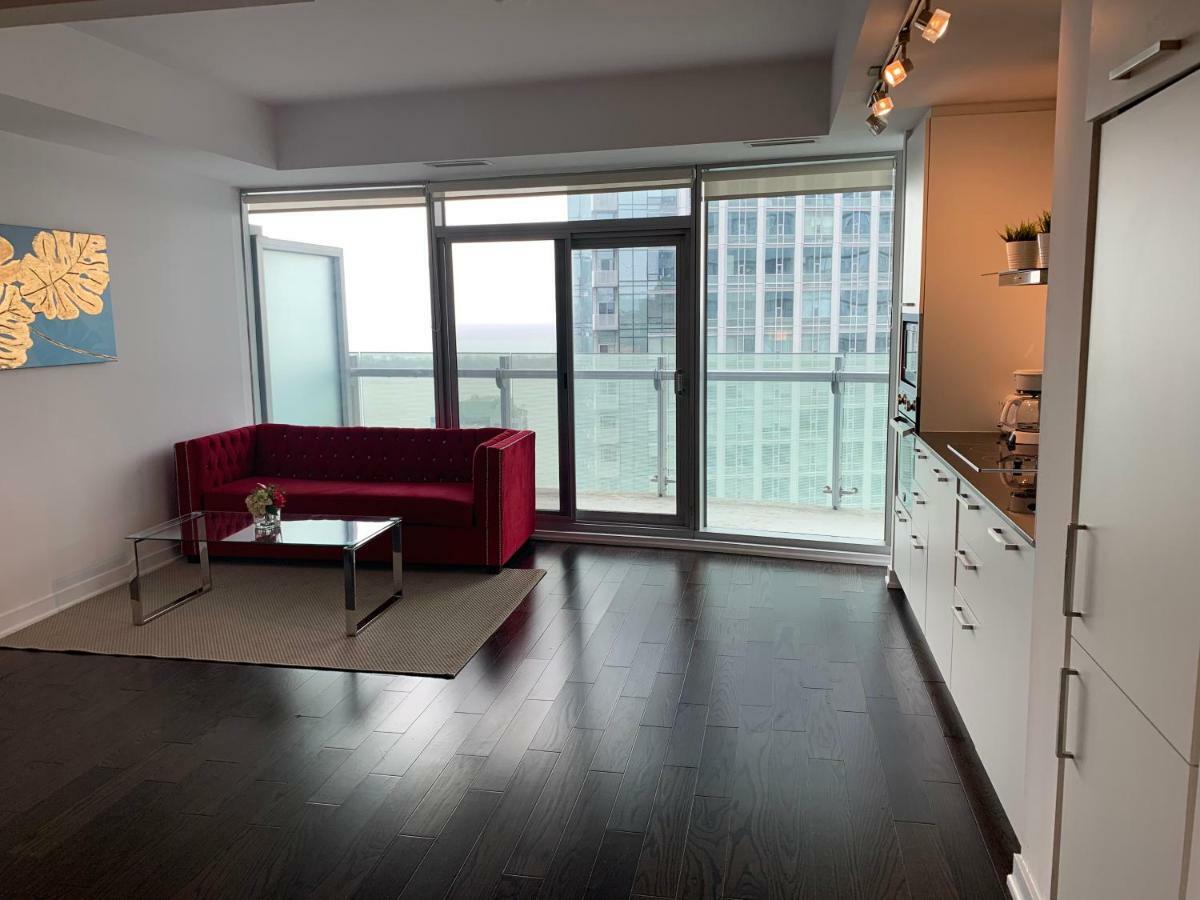 Aaira Suites Toronto Bagian luar foto