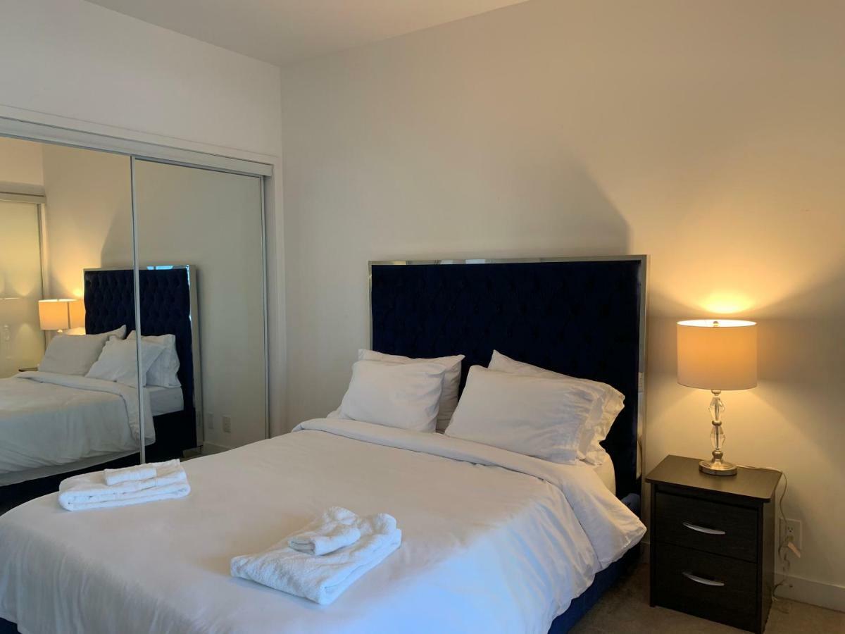 Aaira Suites Toronto Bagian luar foto