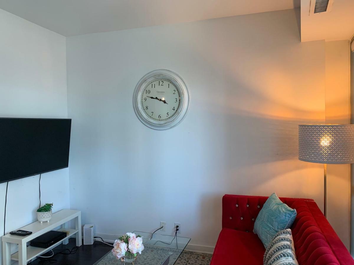 Aaira Suites Toronto Bagian luar foto