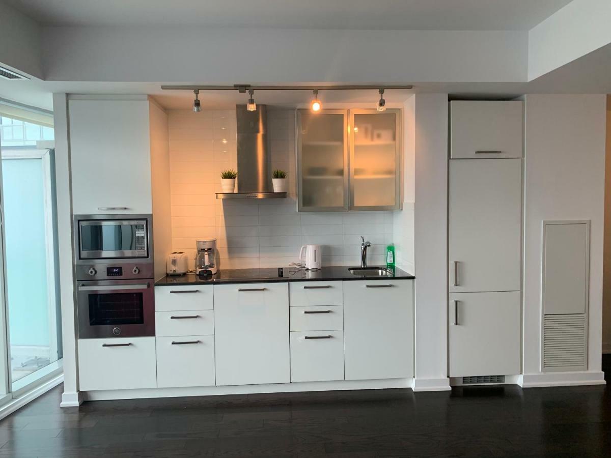 Aaira Suites Toronto Bagian luar foto