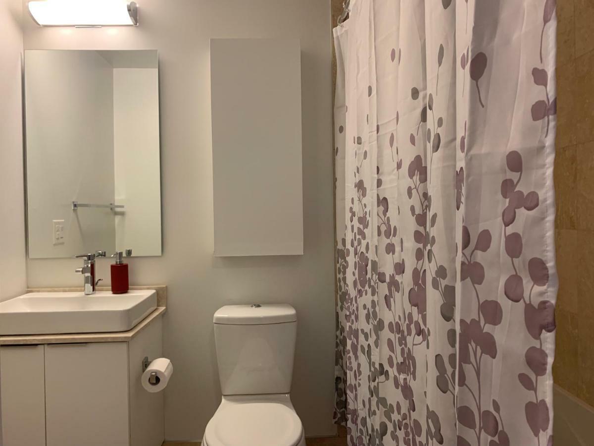 Aaira Suites Toronto Bagian luar foto