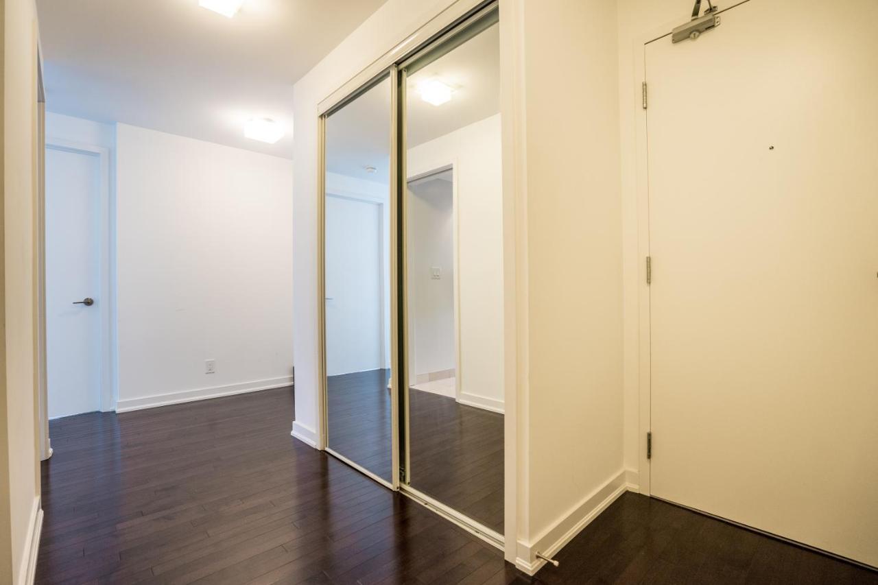 Aaira Suites Toronto Bagian luar foto