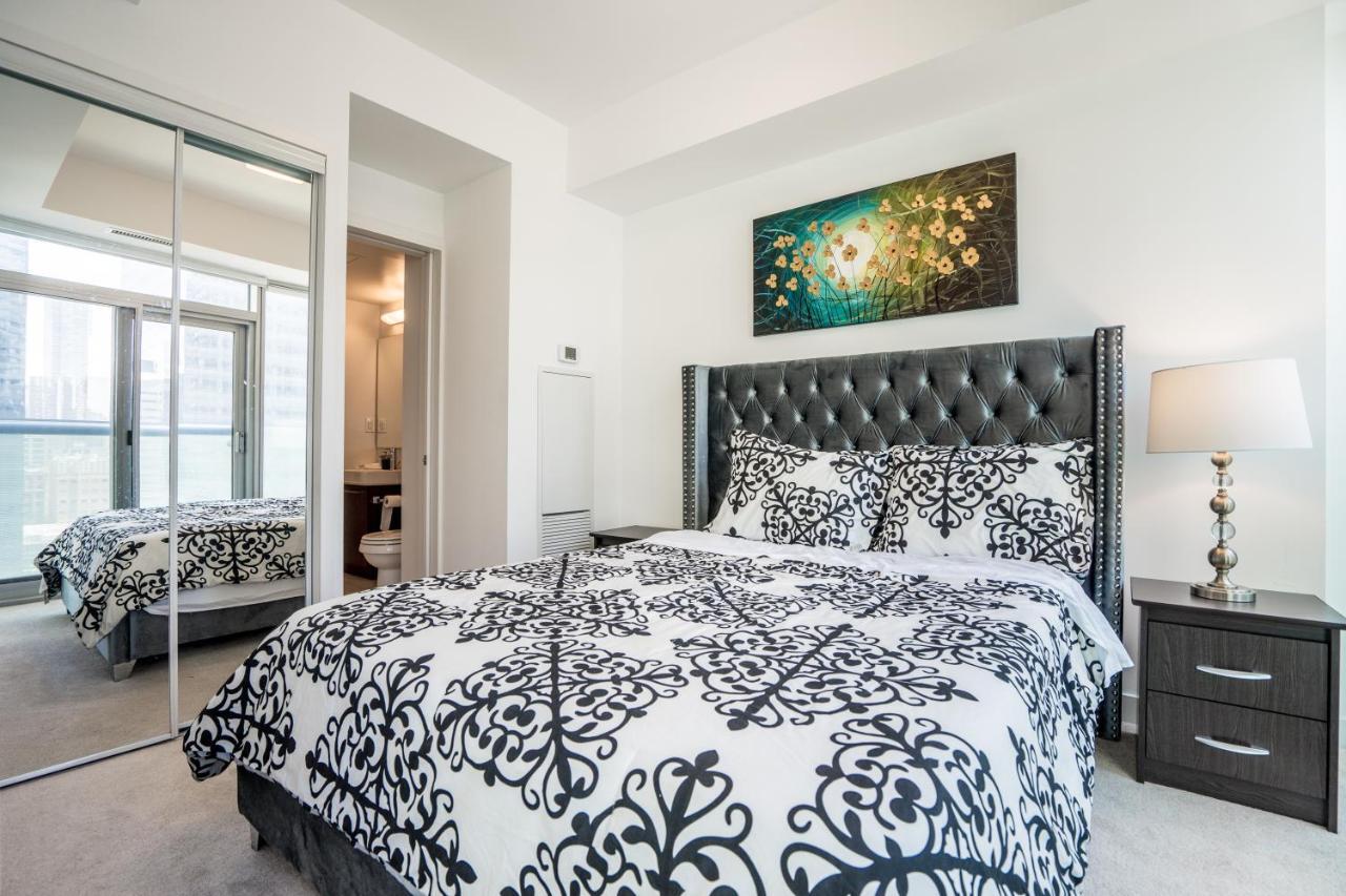 Aaira Suites Toronto Bagian luar foto