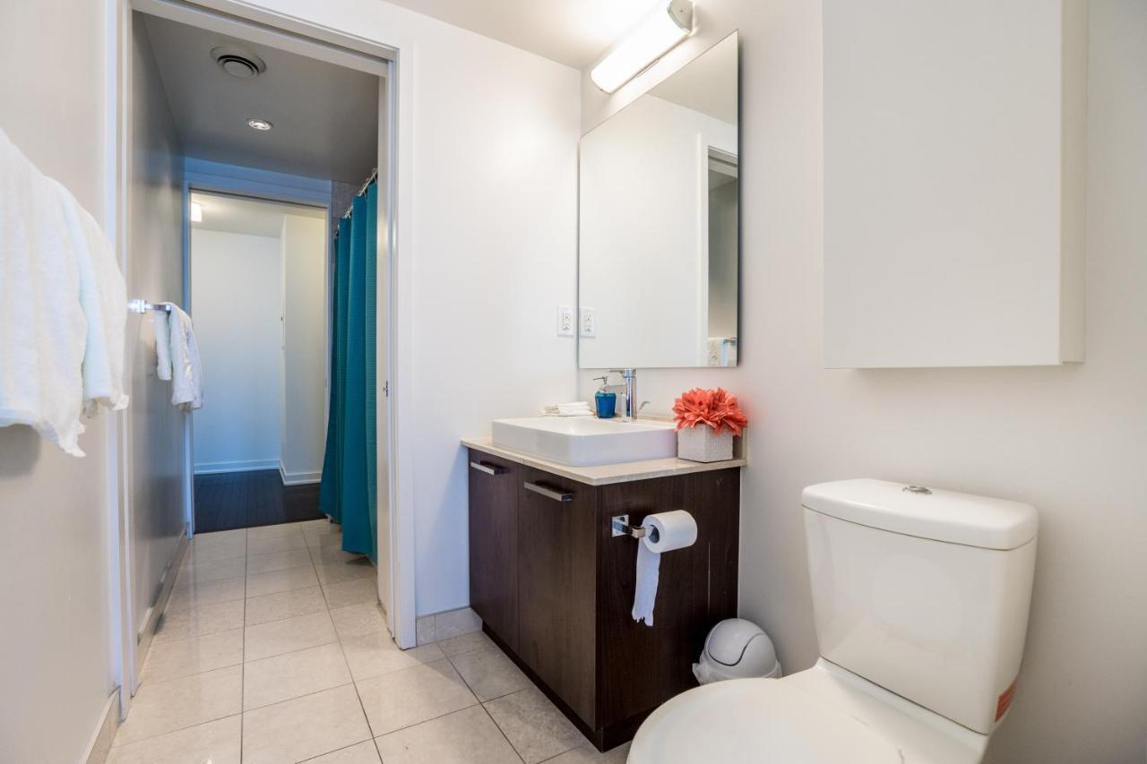 Aaira Suites Toronto Bagian luar foto